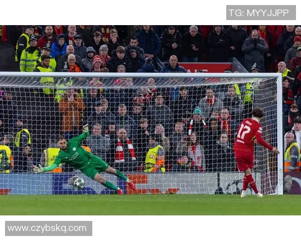 足球球星罚点球的技巧与心态解析:不同风格的挑战与应对策略